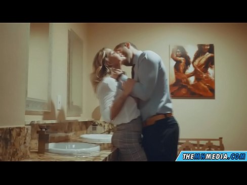 ❤️ Когато наедряла блондинка ви съблазни в обществена тоалетна ❤❌ Руско порно в bg.rassadakubani.ru ❌️